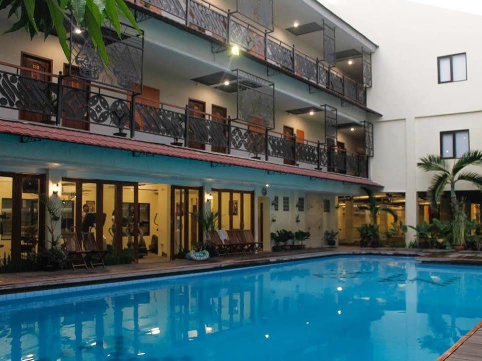 Cantya Hotel Yogyakarta Exterior photo