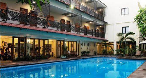 Cantya Hotel Yogyakarta Exterior photo